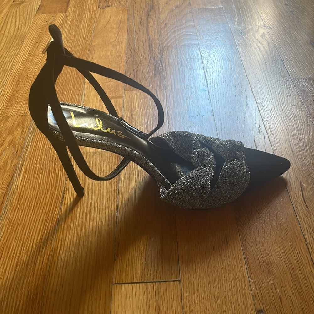 Pointed Heels - Picture 3 of 5